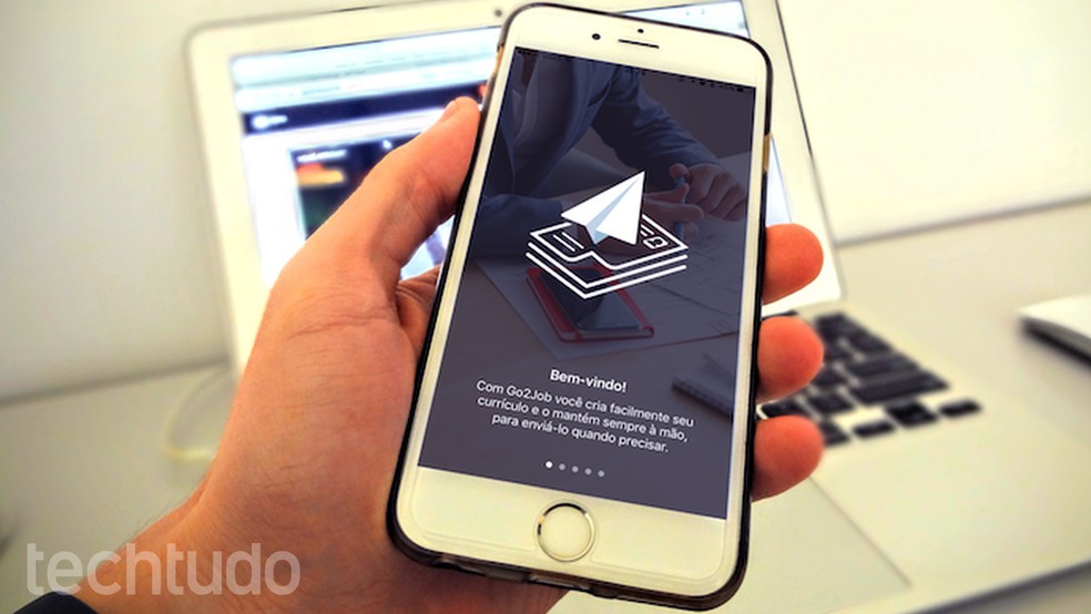 Como fazer currículo pelo celular; aplicativo grátis auxilia na tarefa