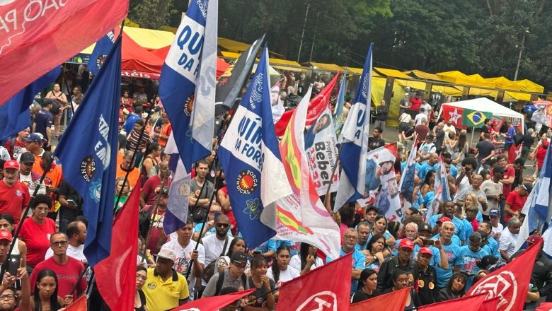 DIRETORES DO SINDICATO PRESENTES NA LUTA PELO FIM DA ESCALA 6×1!
